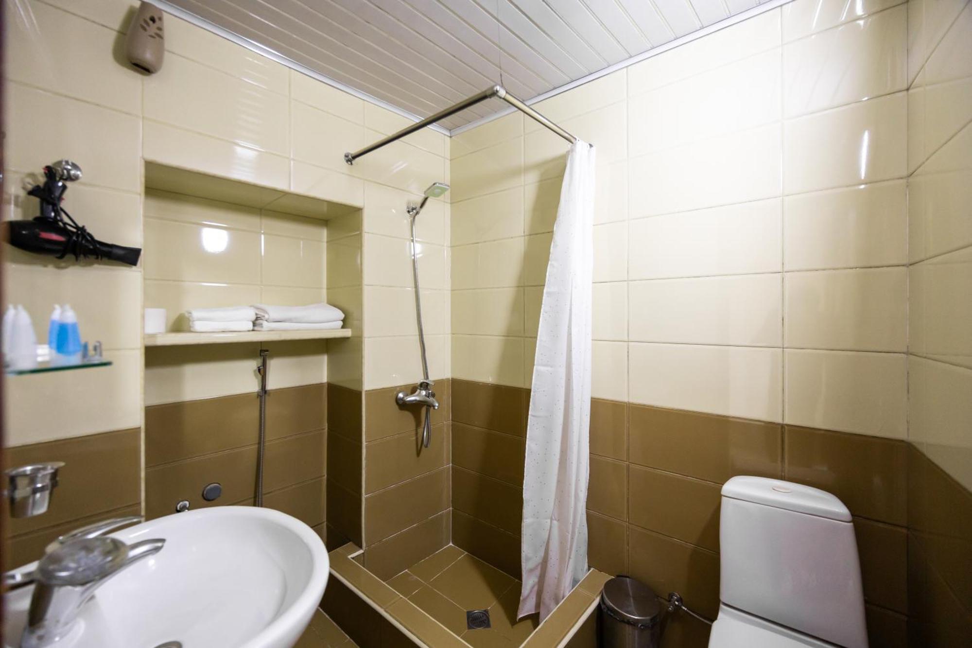 Rustaveli Two Bedroom Apartment With 5 Star Location Тбилиси Екстериор снимка