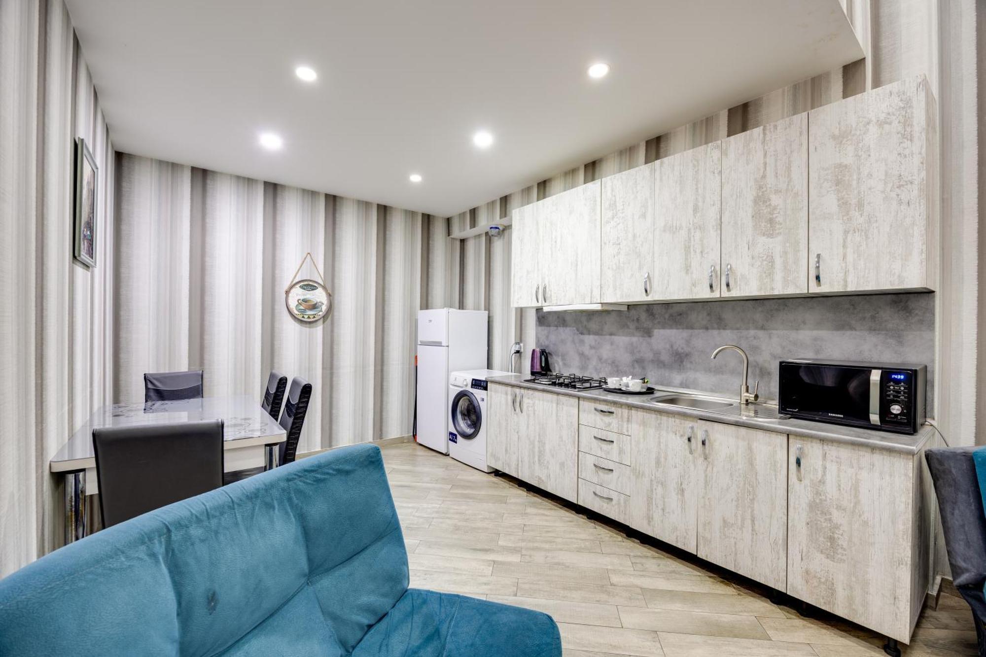 Rustaveli Two Bedroom Apartment With 5 Star Location Тбилиси Екстериор снимка