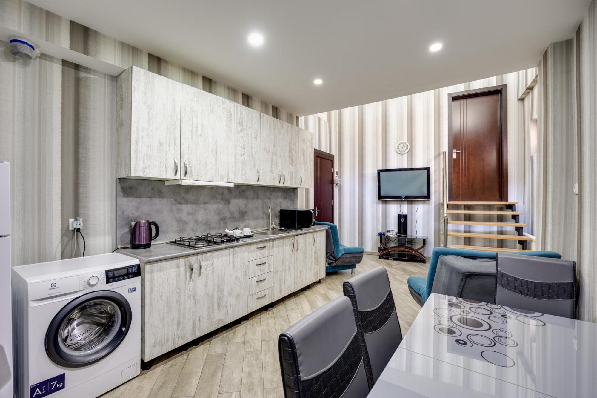 Rustaveli Two Bedroom Apartment With 5 Star Location Тбилиси Екстериор снимка